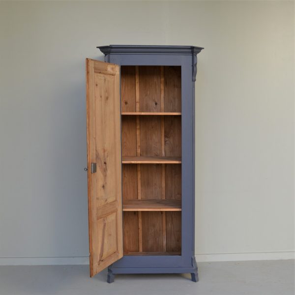 SCHMALER SCHRANK – Bild 2
