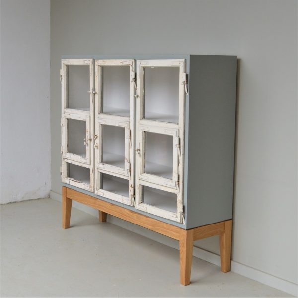 VITRINE