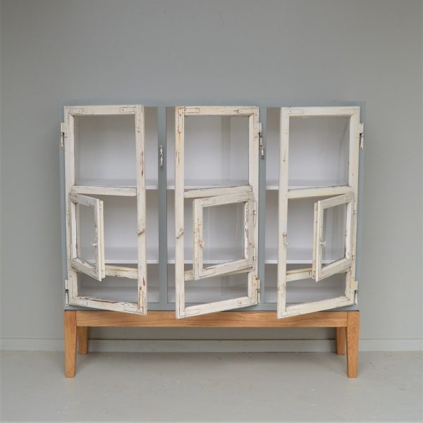 VITRINE – Bild 3