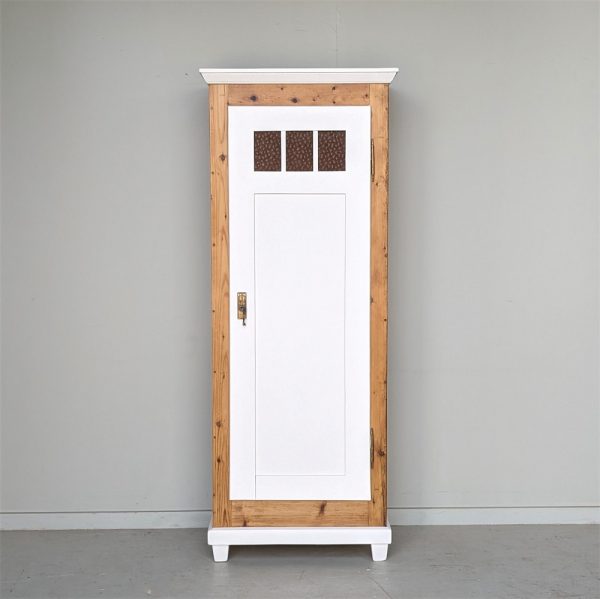 SCHMALER SCHRANK