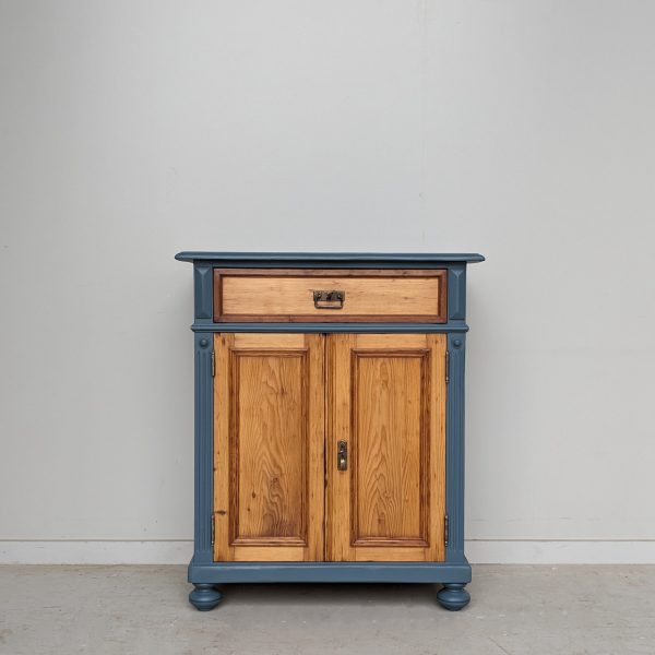HALBSCHRANK