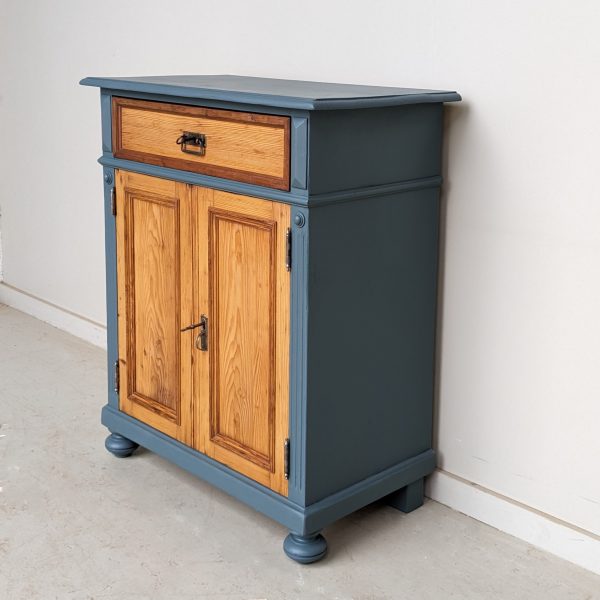 HALBSCHRANK – Bild 3