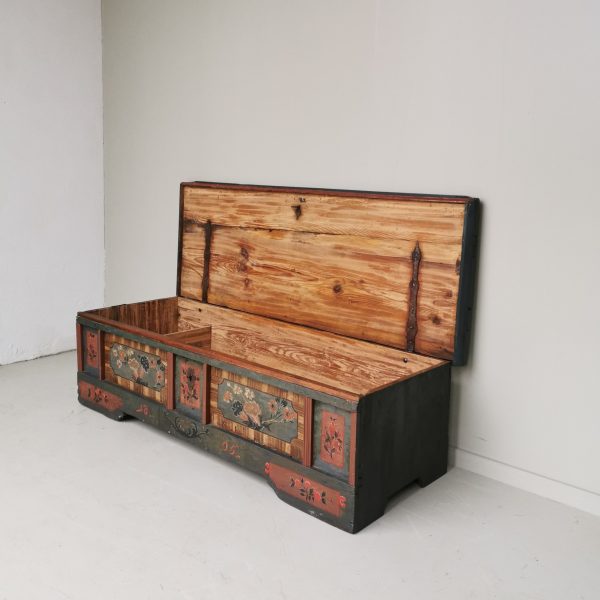 TRUHE – Bild 4