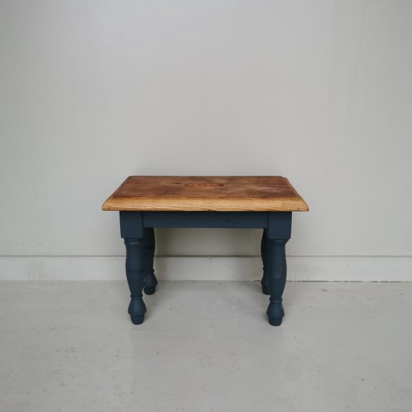 HOCKER