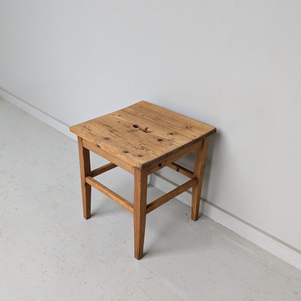 HOCKER – Bild 3