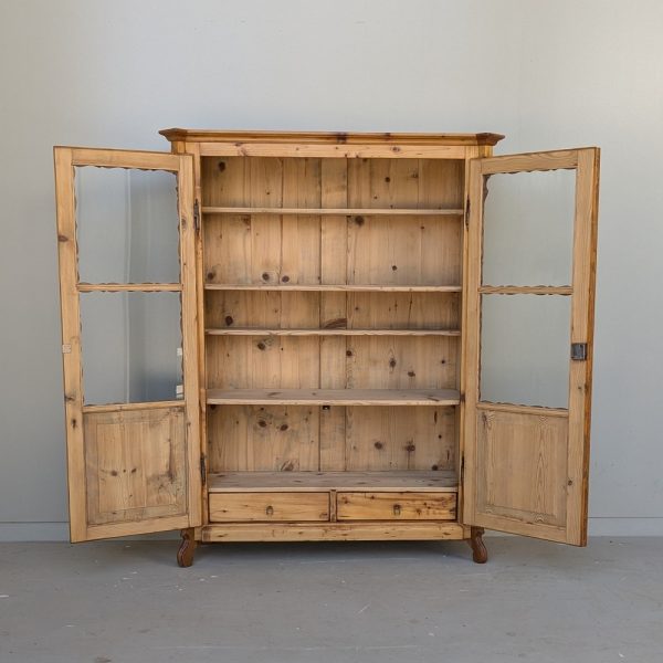VITRINE – Bild 2