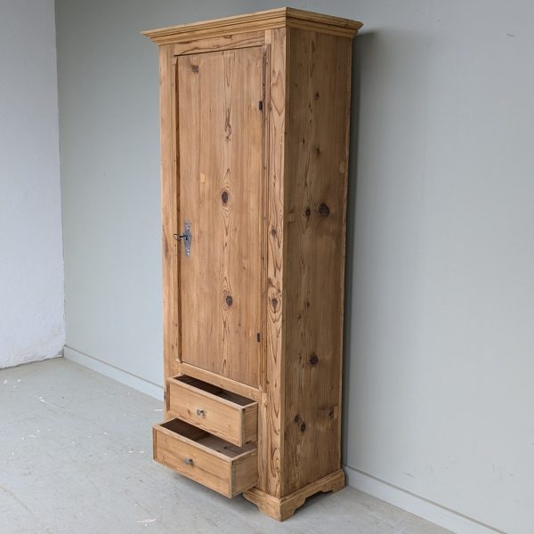STUBENSCHRANK – Bild 2