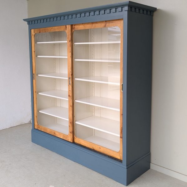 VITRINE – Bild 2